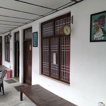Mochila Youth Hostel Mcleod Ganj Дармсала Экстерьер фото