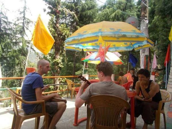 Mochila Youth Hostel Mcleod Ganj Дармсала Экстерьер фото