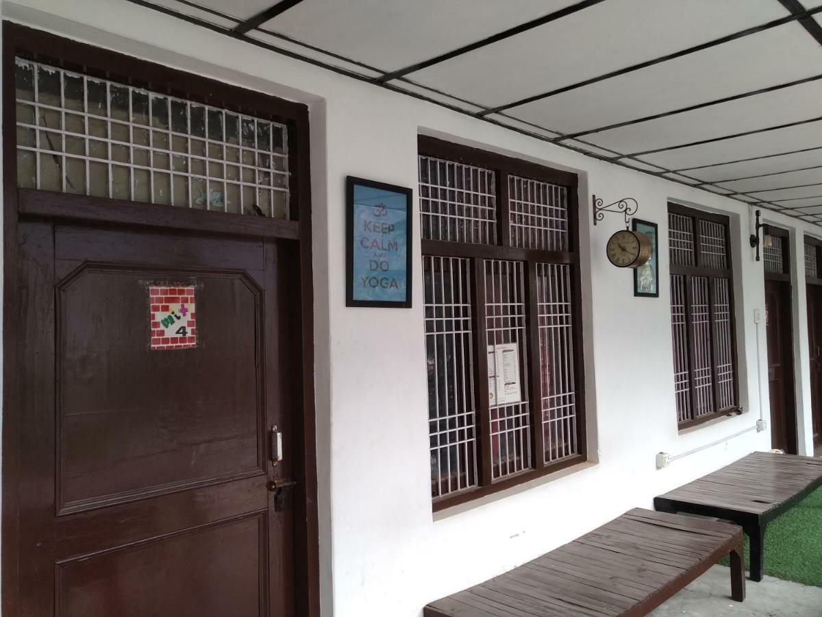 Mochila Youth Hostel Mcleod Ganj Дармсала Экстерьер фото